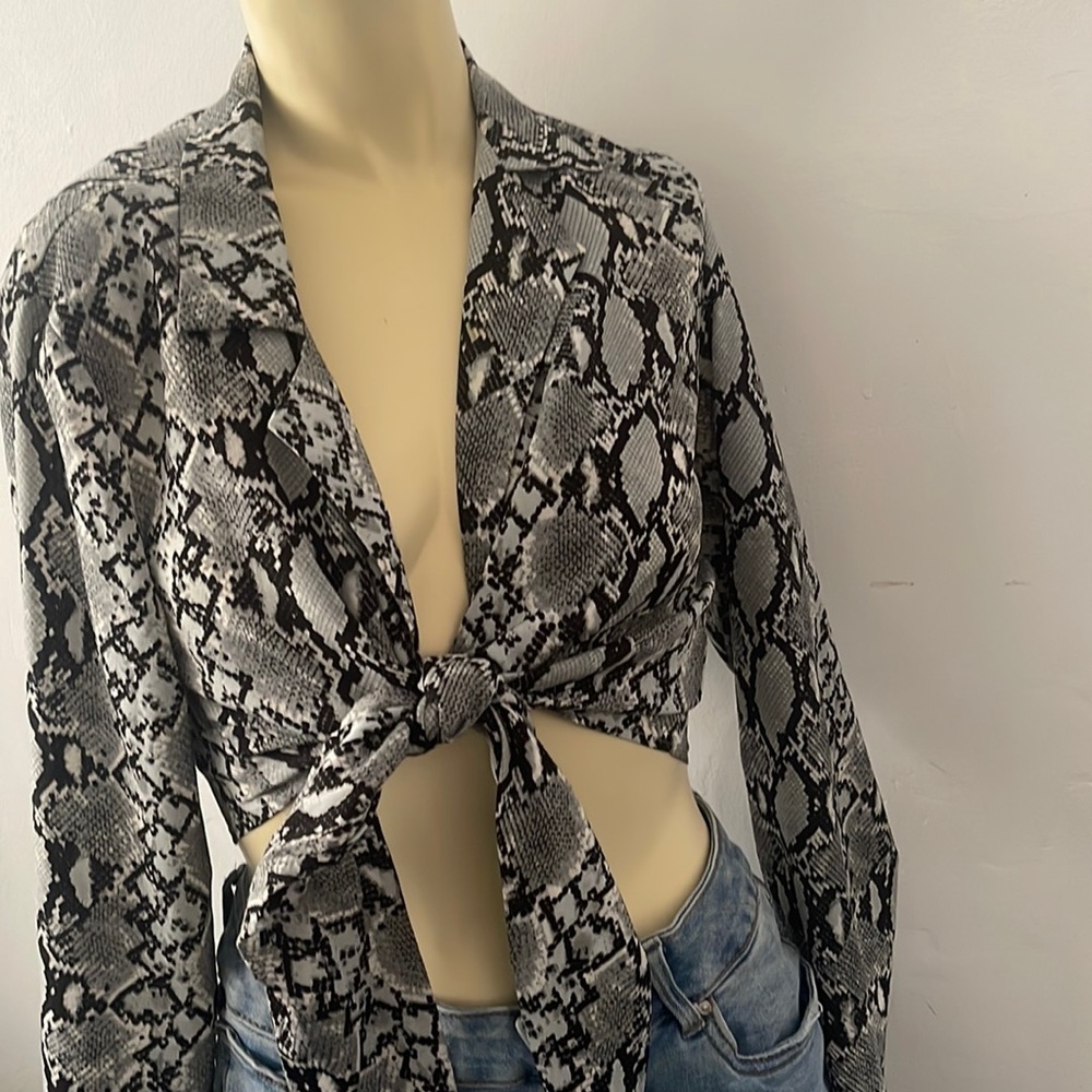 Cute snake print long sleeve top